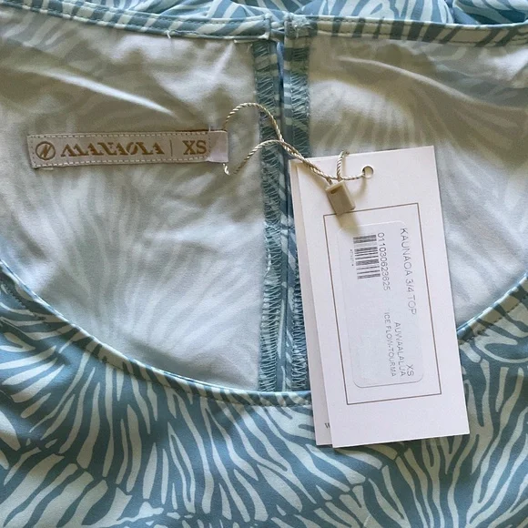 Manaola 3/4 sleeve top - Picture 2 of 3